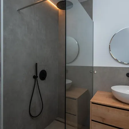 Am Mit Pool Apartment Sirmione